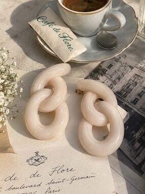 NEW Sézane Adelia Earrings in Ecru